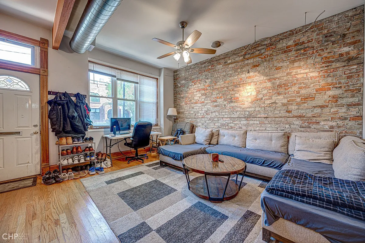 Building Photo - 1911 W Cortland St #1