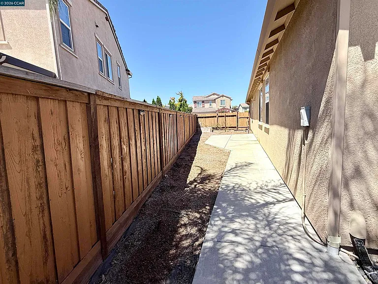 373 Anchorage Dr — Photo 26