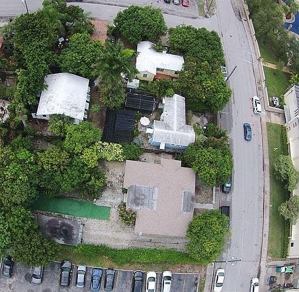 1st image of 800 NE 2nd St