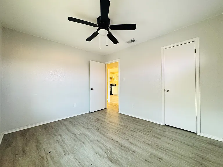 310 S 28th St #2 — Photo 11