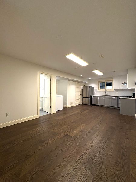 Surrey Apartment for rent - 2 Bedrooms in Surrey