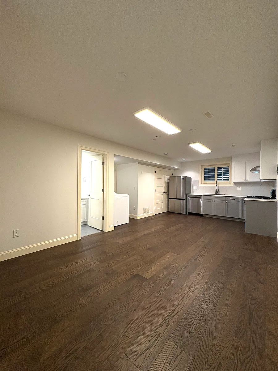 Building Photo - 16156 27a Ave #101