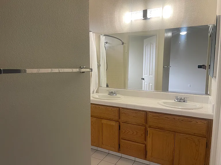 2120 Raleigh Cir — Photo 11