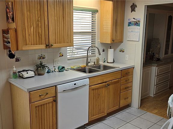 5th image of 547 Palmer Blvd