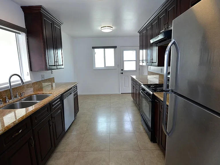 151 Acacia Way — Photo 6