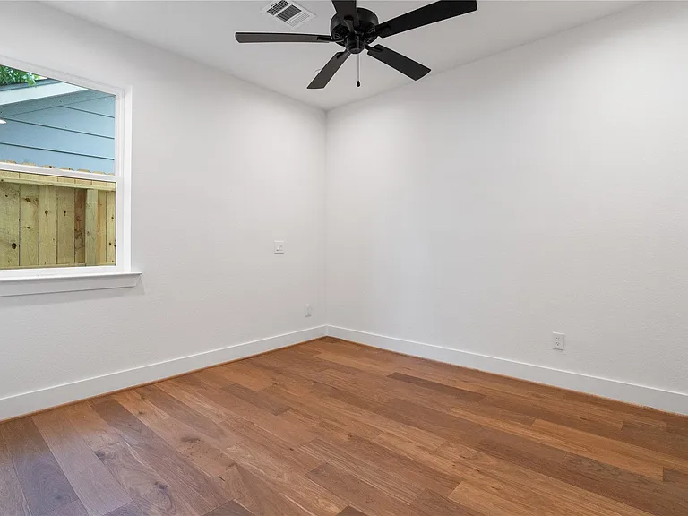 1120 Hogan St — Photo 21