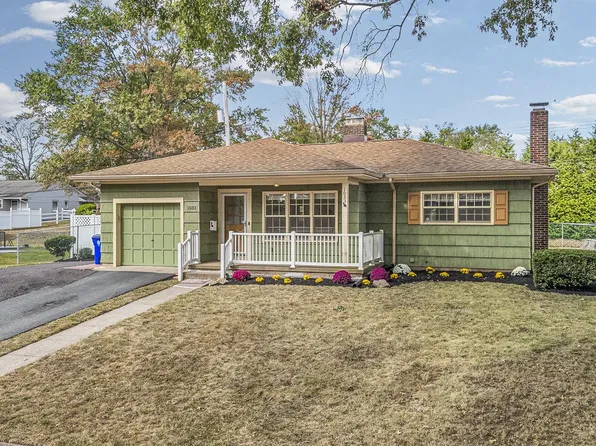 1033 Pine St, Pottstown, PA 19464
