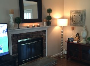 10 Chiswick Ln, Barkhamsted, CT 06063