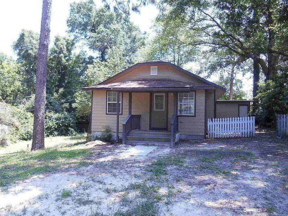 1st image of 21 Redwood Cir