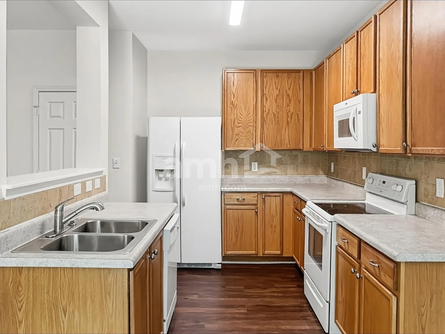 4 bed, 2.5 bath, 2040 sqft, $2,235 — Photo 3