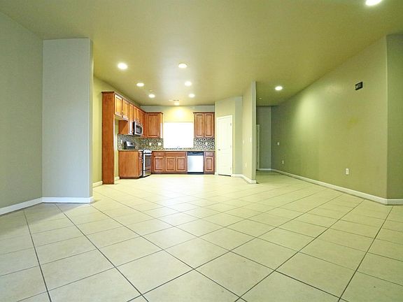 3rd image of 2321 S Cain Ct
