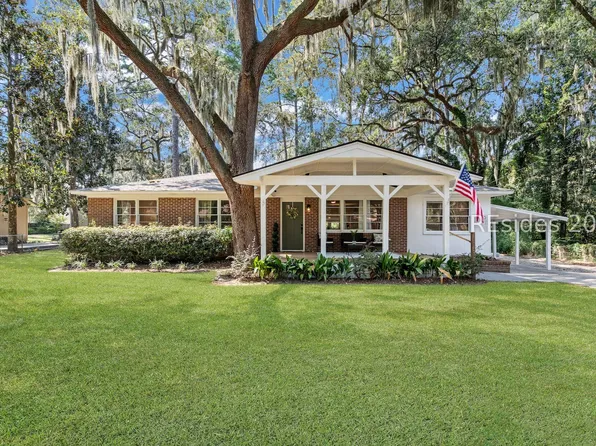 510 Center Dr W, Beaufort, SC 29902