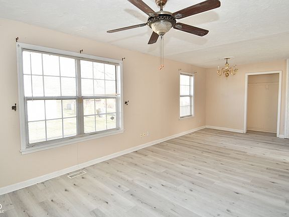 5th image of 553 N Traub Ave