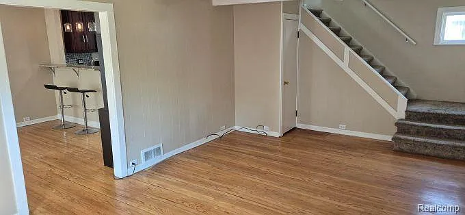 830 Knowles St — Photo 10
