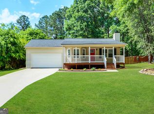 1671 Rose Garden Ln, Loganville, GA 30052