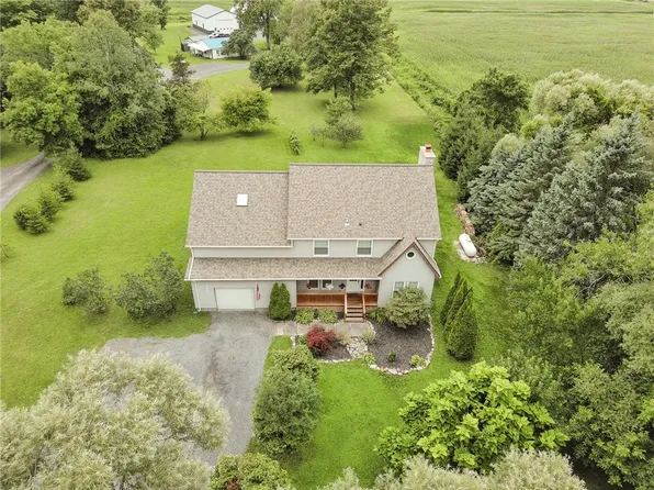 2695 Dixon Rd, Aurora, NY 13026
