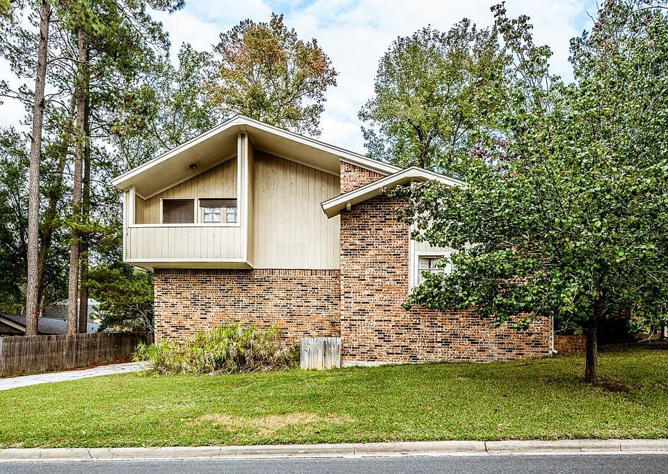 1st image of 422 River Oaks Dr