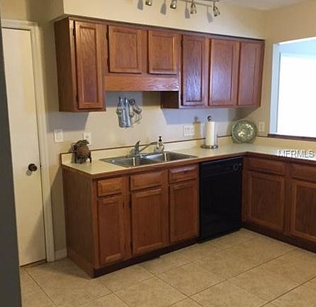 3rd image of 63 Lake Fairgreen Cir