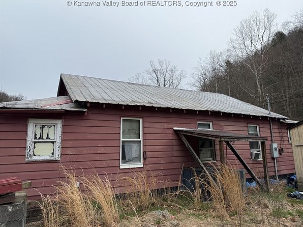 604 Coal Fork Laurel Rd, Seth, WV 25181