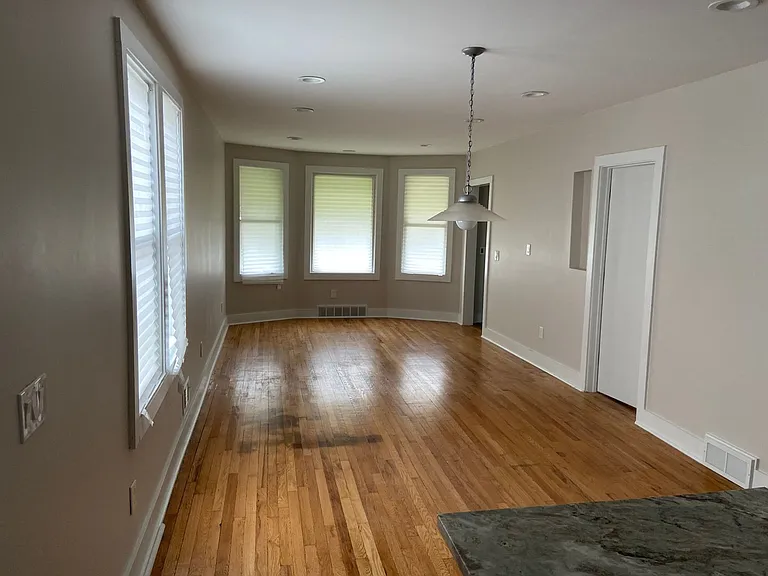 2315 Yemans St — Photo 5
