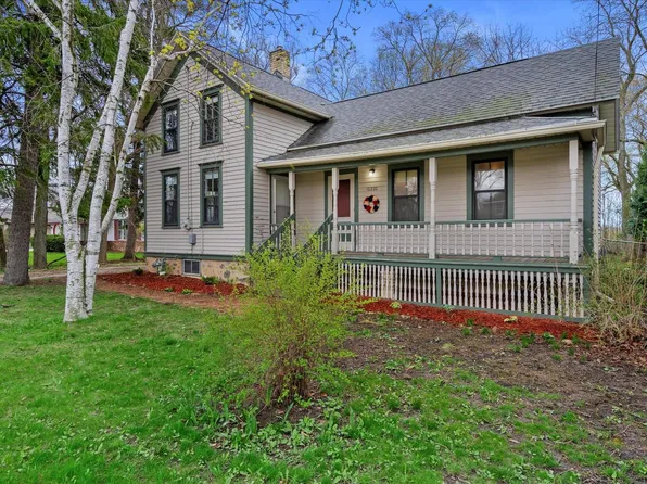 10220 South Nicholson ROAD, Oak Creek, WI 53154