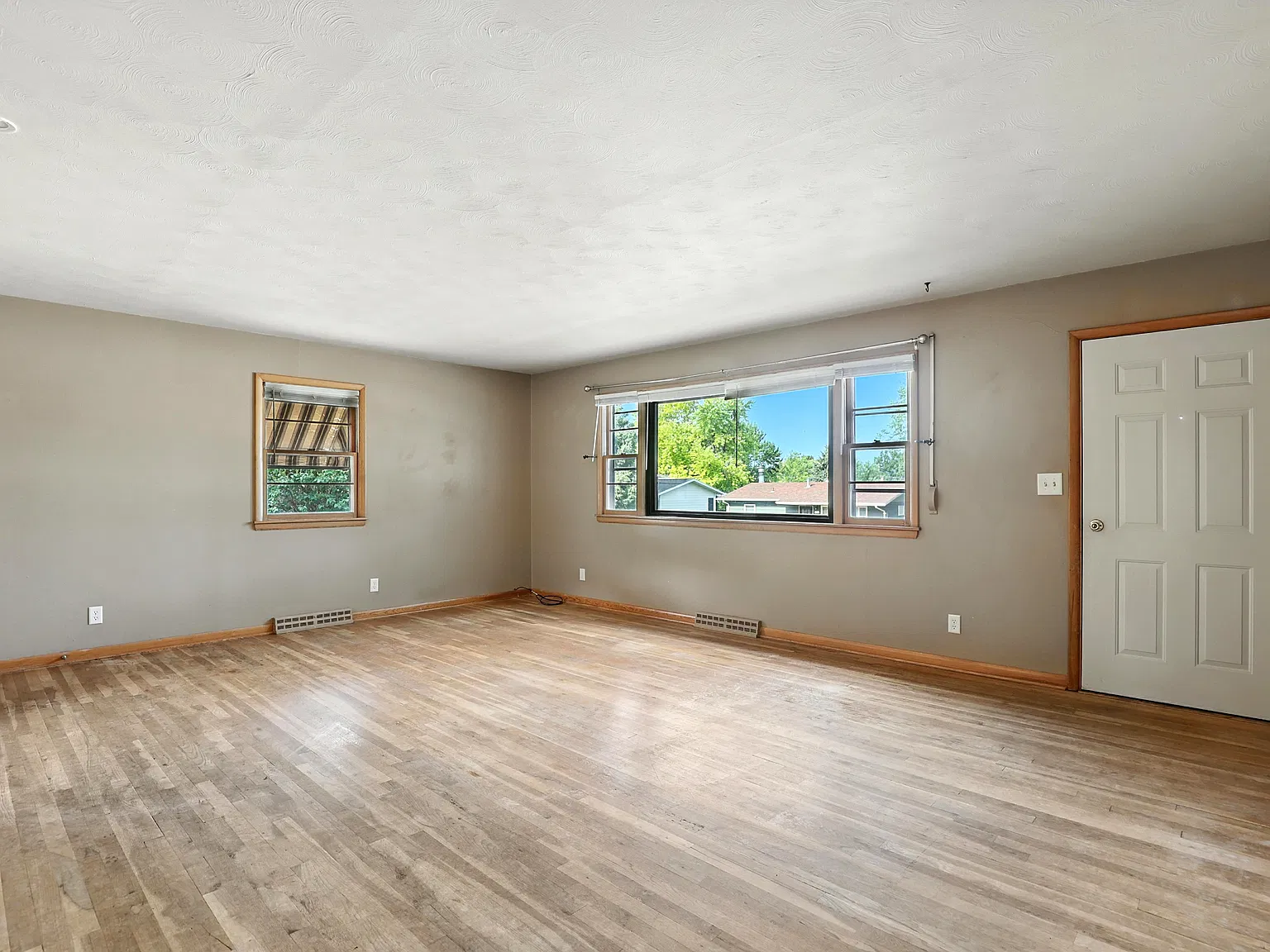 3 bed, 1680 sqft, $1,800 — Photo 3
