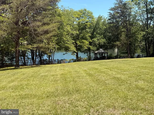 104 Holly Dr, Stafford, VA 22556