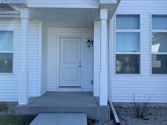 2nd image of 2005 Meadow Ave