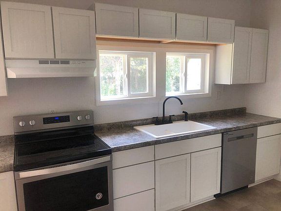 2nd image of 410 W 3rd St