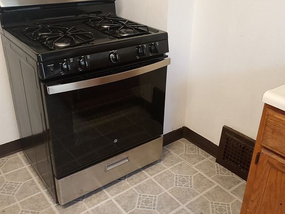 3rd image of 3560 Normandy Rd