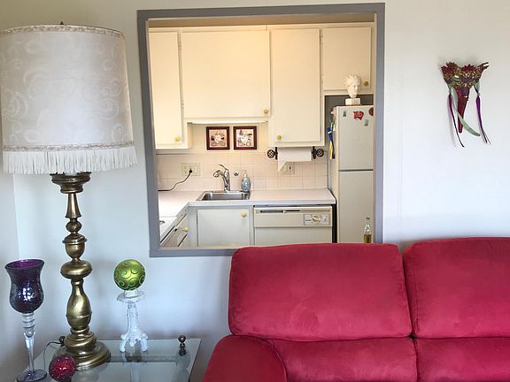 4th image of 11551 Greenwood Ave N #402
