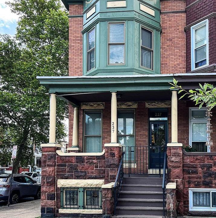 1st image of 237 E 25th St
