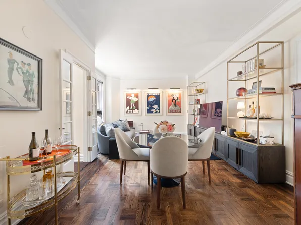 41 5th Avenue image 2 of 16
