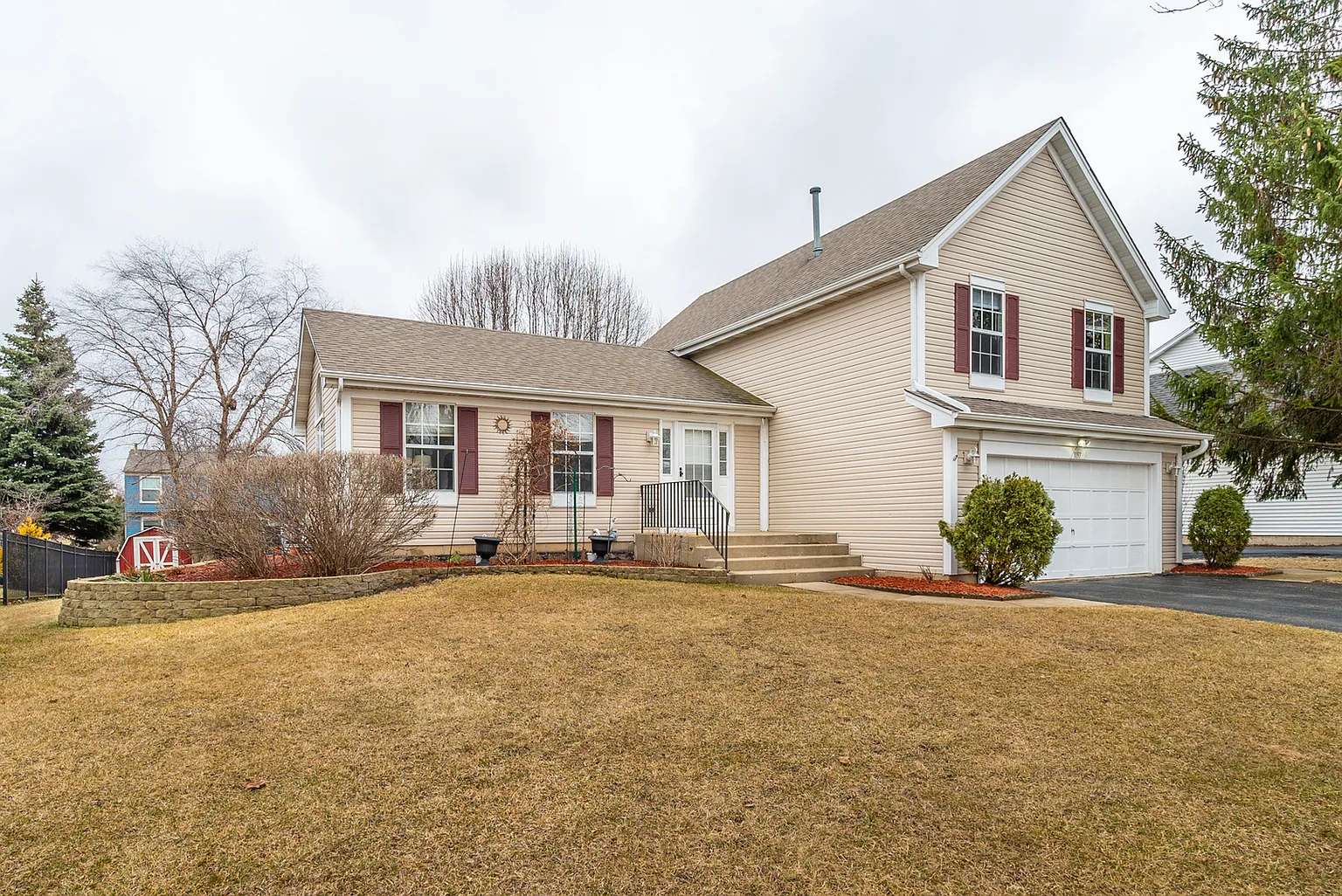 1097 Oak Wood Dr photo 1