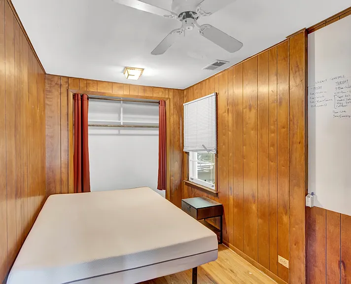 919 Foster St — Photo 15