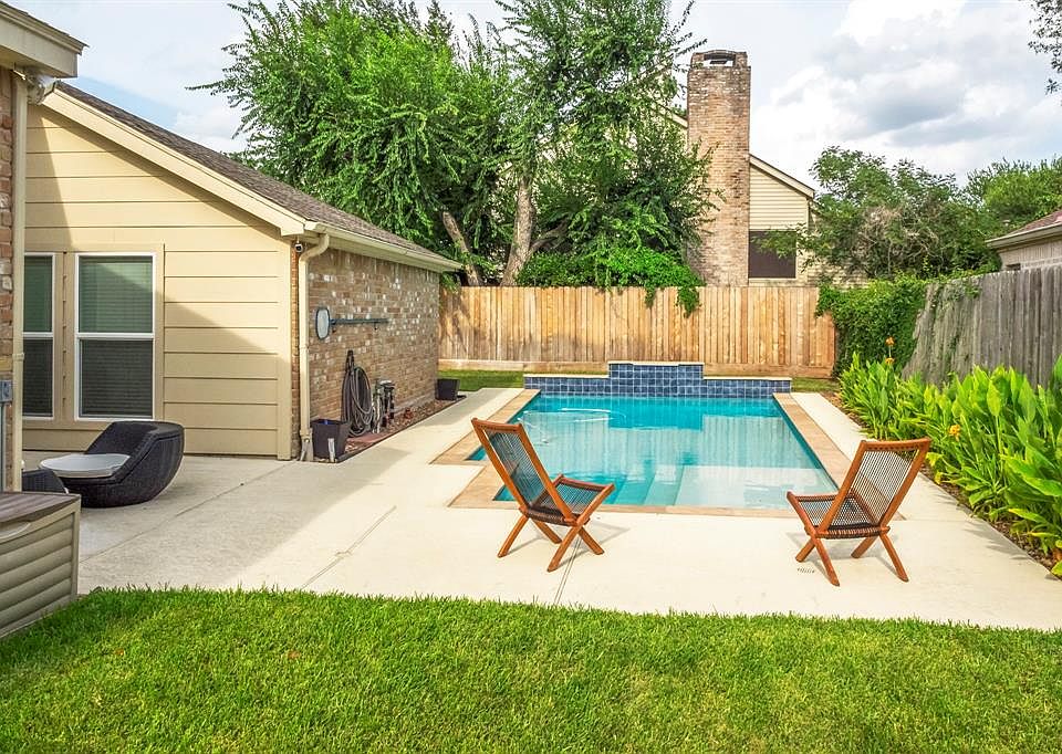 1st image of 1043 Honey Hill Dr