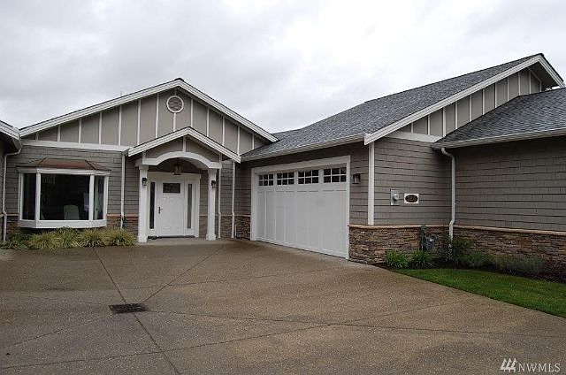 1st image of 2203 Bayside Pl NE