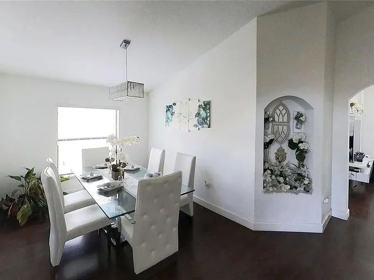 2641 Sunset Cir — Photo 5