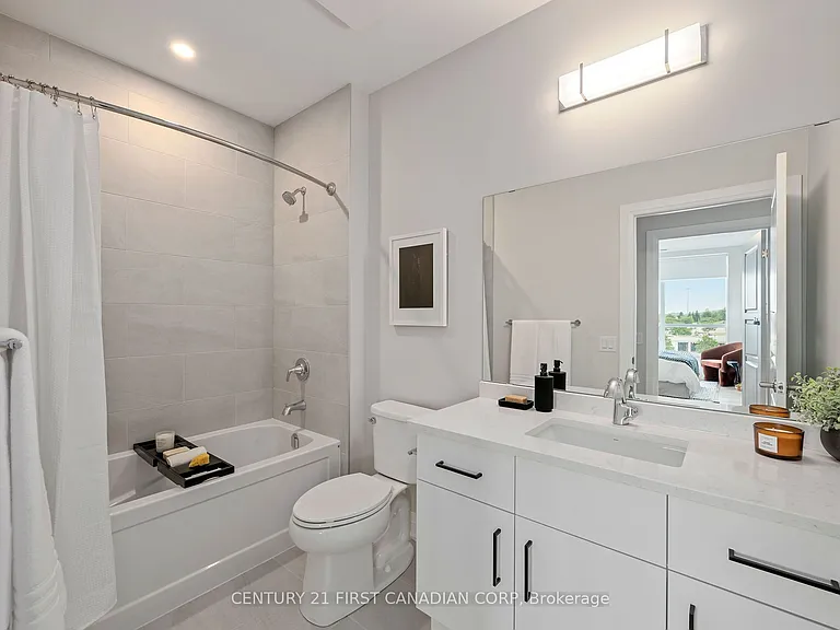 4286 King St E #905 — Photo 10