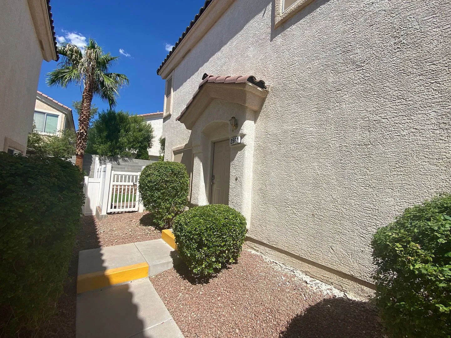 Henderson Townhome — Photo 2