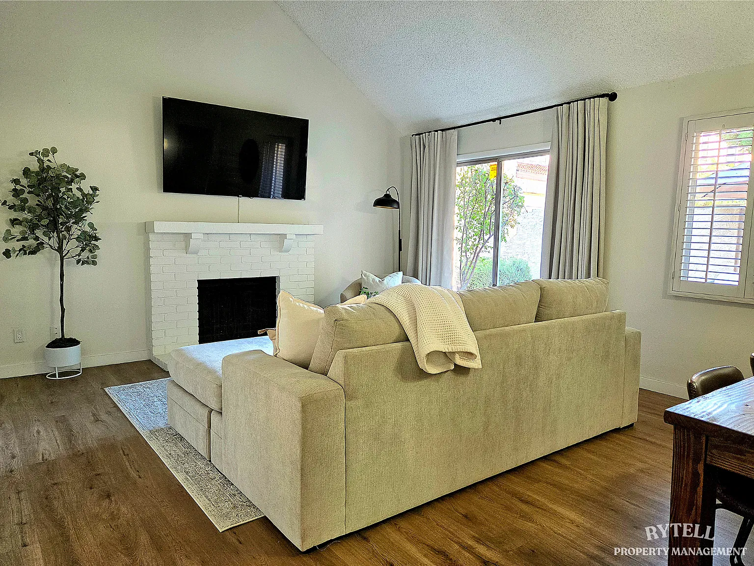 3 bed, 1522 sqft, $3,475 — Photo 2
