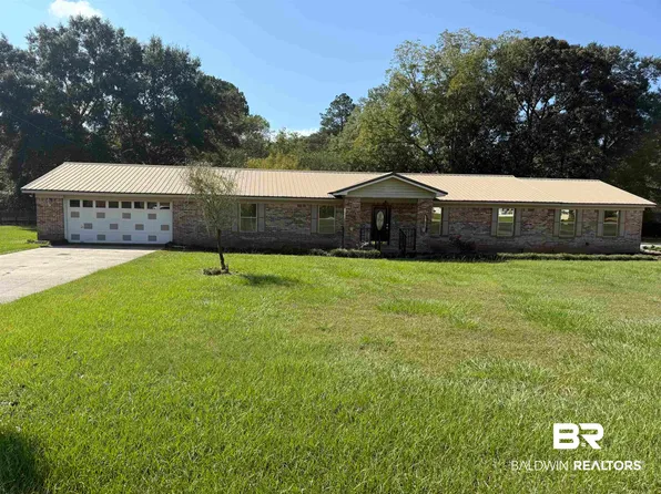 110 Woodmere Dr, Brewton, AL 36426