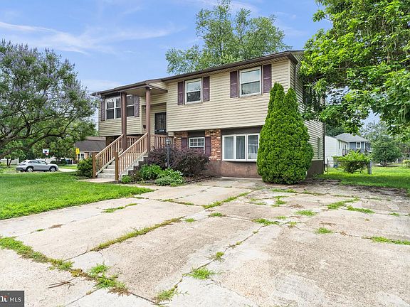 3rd image of 449 2nd St
