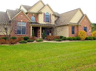 353 Arlington Dr, Saline, MI 48176