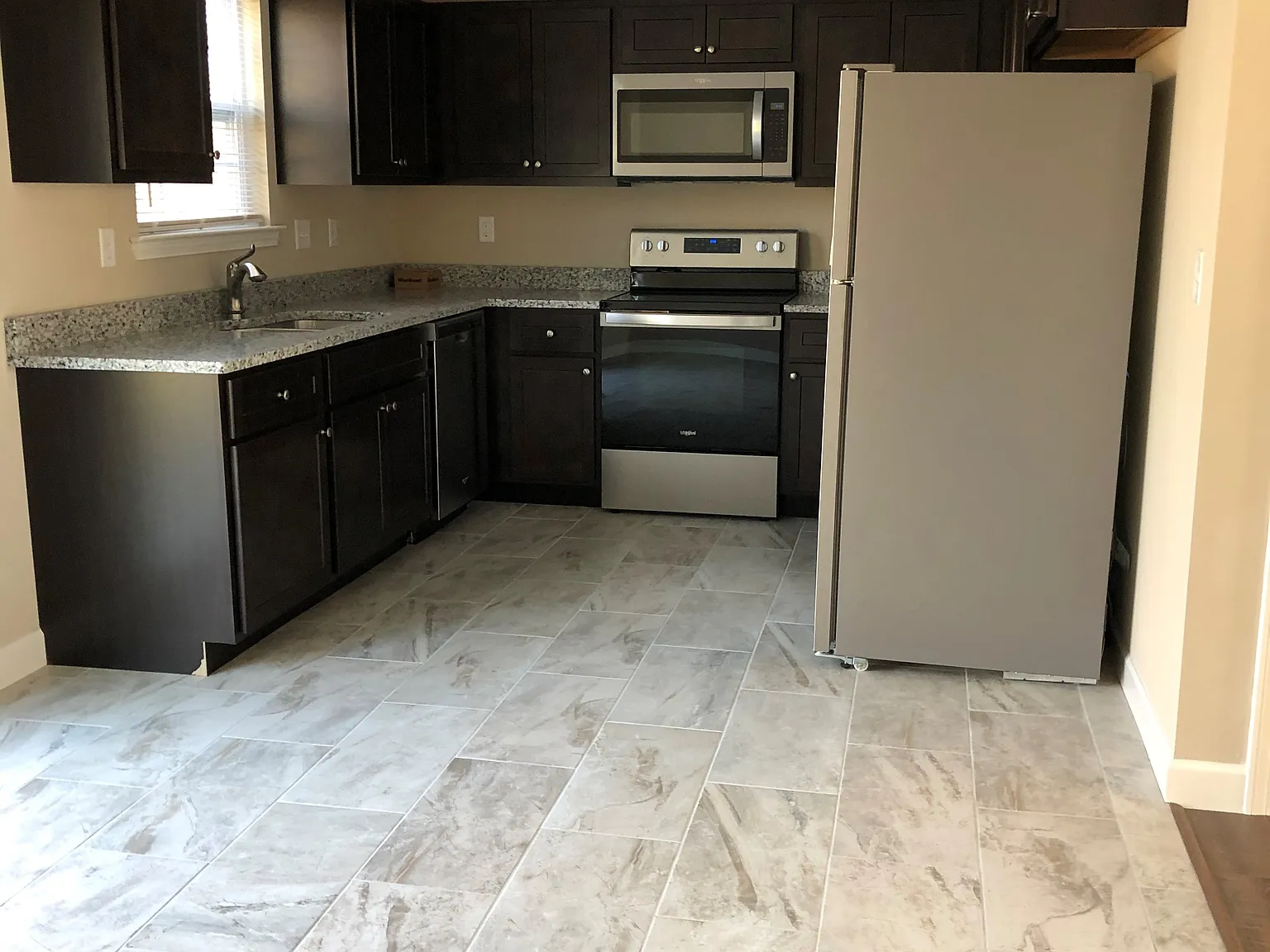 2 bed, 1.5 bath, 1440 sqft, $1,700 — Photo 4