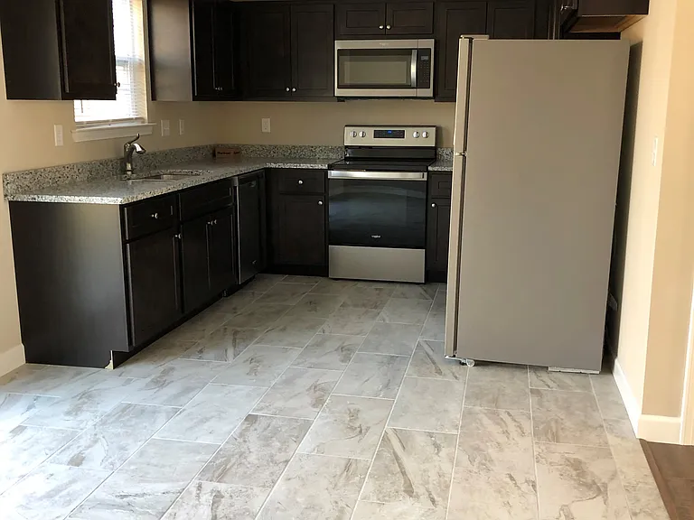 1338 Village Circle Dr — Photo 4