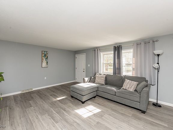 2nd image of 3920 Brendan Ln #H614