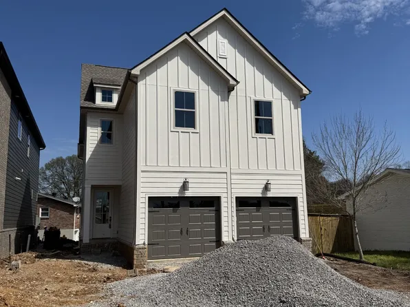 614 Continental Dr, Nashville, TN 37209