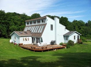 104 Burke Rd, Saratoga Springs, NY 12866