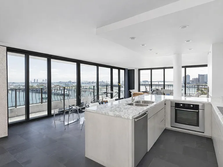 555 NE 15th St #20A — Photo 10